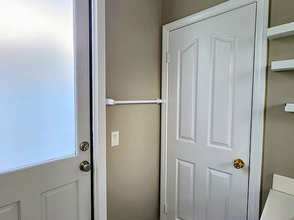 5th image of 901 Thoroughbred Ln