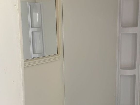 2nd image of 502 W Elm St #8