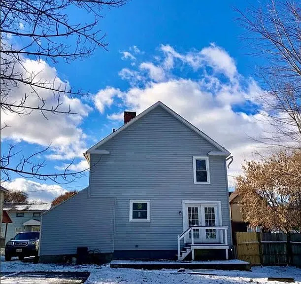 708 Johnson St — Photo 3