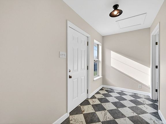2nd image of 5319 Nagel Ave #3