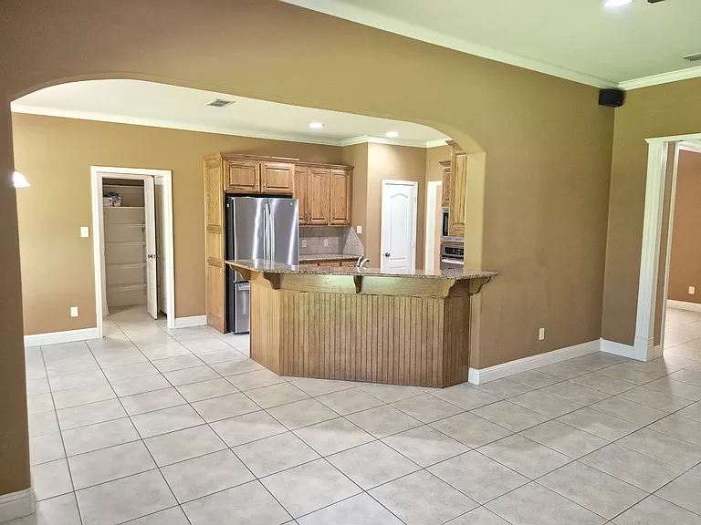1103 Tiffany Ln — Photo 6