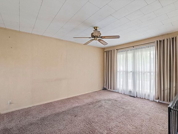 4th image of 2101 Washington Dr