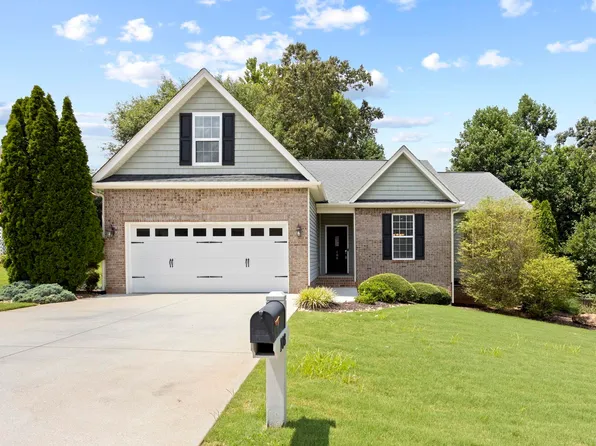108 Windy Bluff Dr, Greenville, SC 29617
