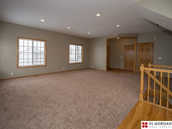 4th image of 21115 Schofield Dr