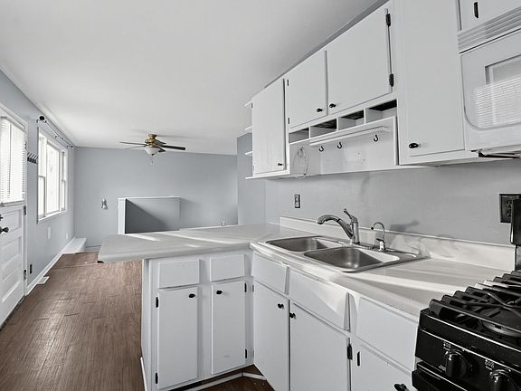 4th image of 6414 W Hillside Rd APT B
