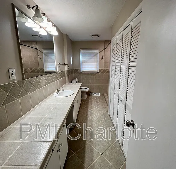 528 N Carolina Ave — Photo 25