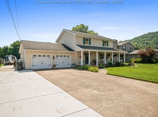 128 Westland Est, Winfield, WV 25213