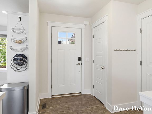 5th image of 3366 Thornberry Ct