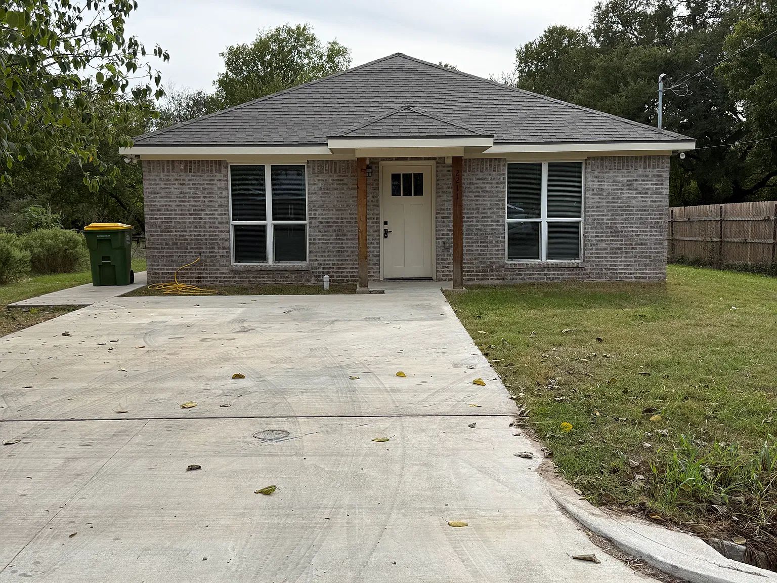 3 bed, $1,950 — Photo 2