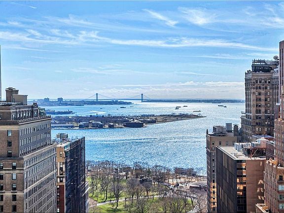3rd image of 88 Greenwich St #30033
