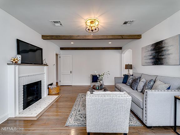 3rd image of 4399 San Jose Blvd