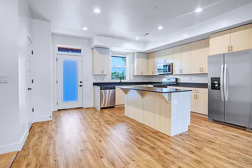 Peak Draper Townhomes Photo 1