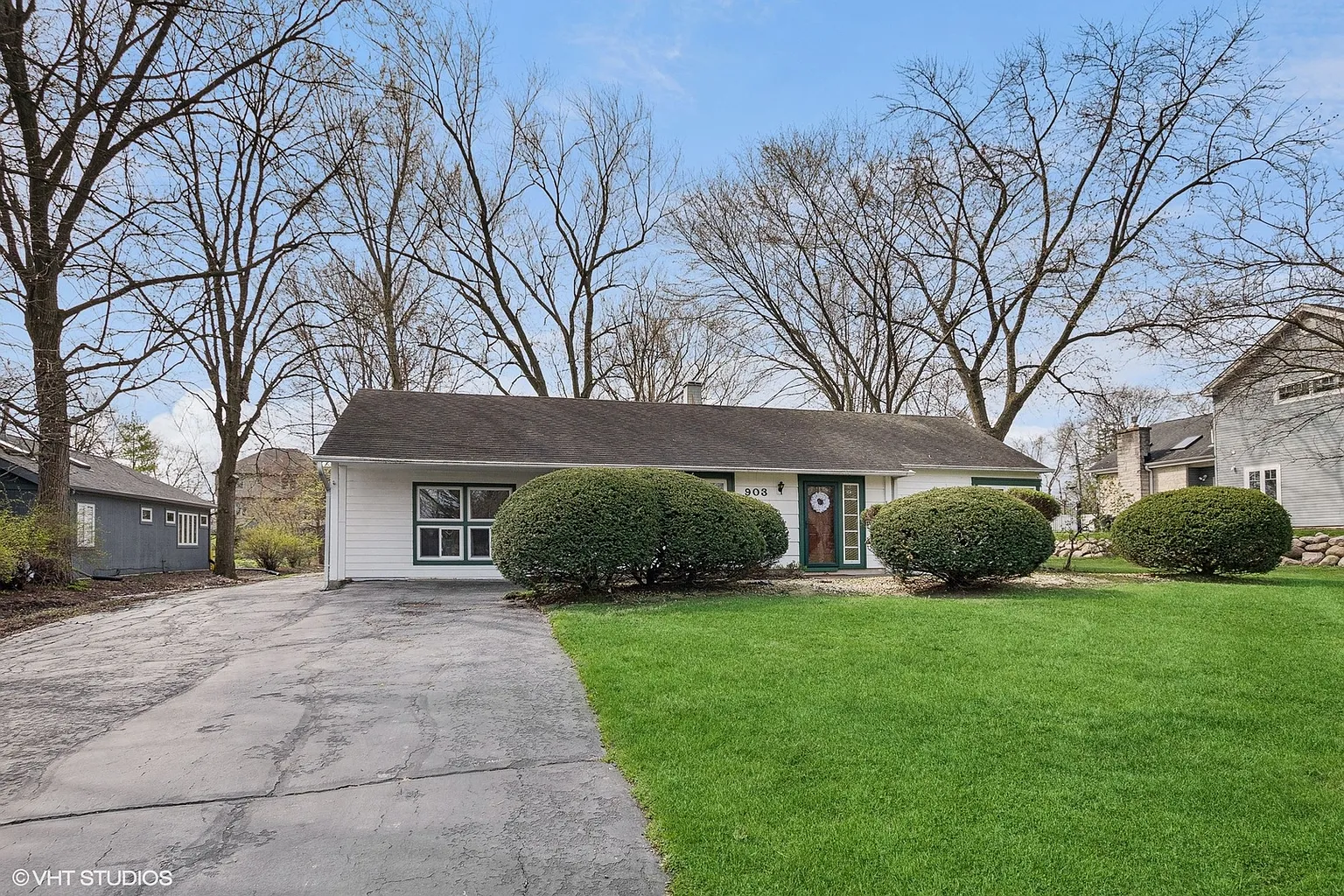 903 Lincoln Ln photo 1
