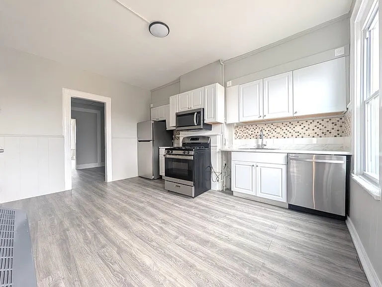 146 Hopkins Ave #3 — Photo 2