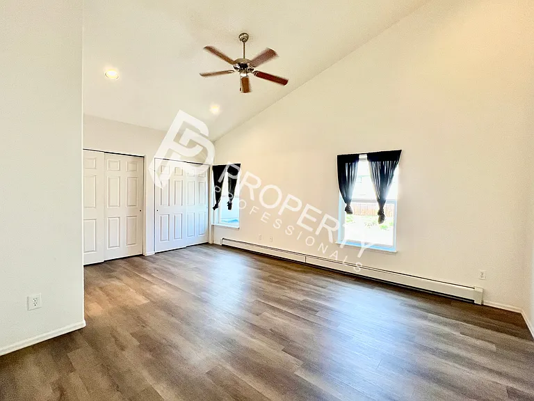 316 Columbine Dr — Photo 7