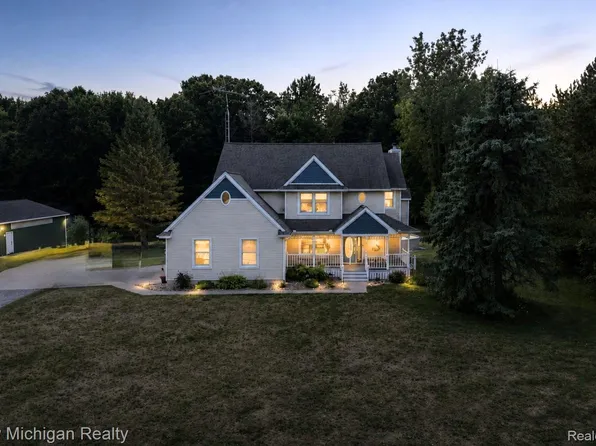 10119 Hill Rd, Swartz Creek, MI 48473