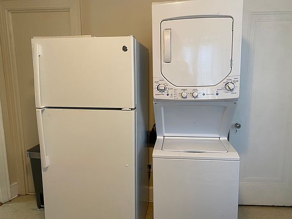 3rd image of 23 Locust St Floor 2