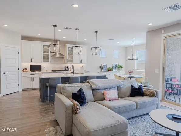 2269 W Azure Creek Loop, Tucson, AZ 85742
