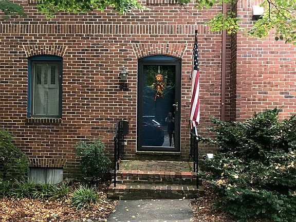 2nd image of 34 City Gate Ln #1