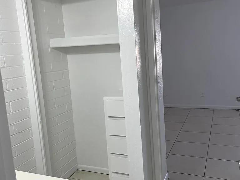 436 N Hl #G — Photo 5