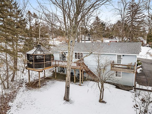 4th image of 515 Lowell Dr