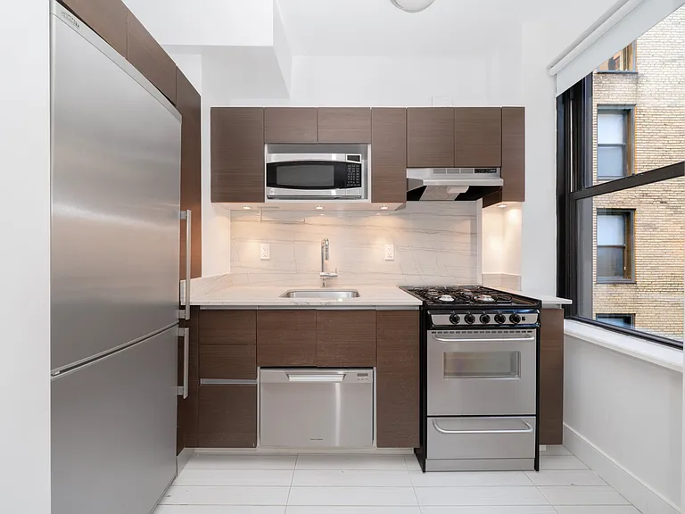 400 E 58th St #16HW — Photo 5