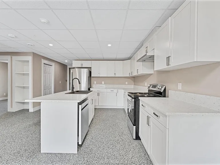 15 Renaud Dr #201 — Photo 13