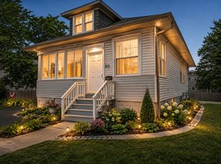 411 N Arlington Heights Rd, Arlington Heights, IL 60004