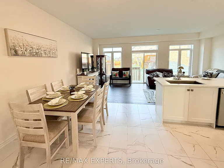 2229 Grainger Loop — Photo 10