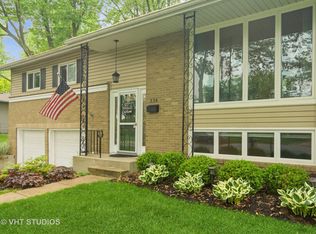 338 N Babcock Dr, Palatine, IL 60074