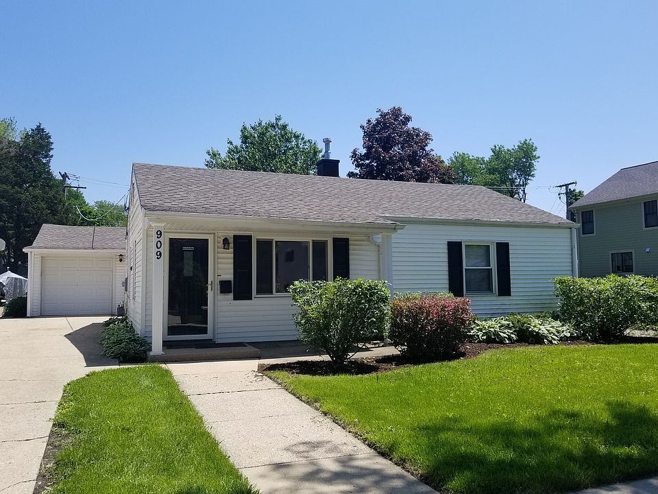 1st image of 909 N Hickory Ave