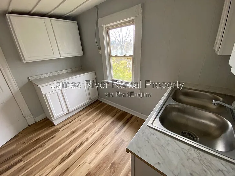 1519 Campbell Ave #A-B — Photo 3