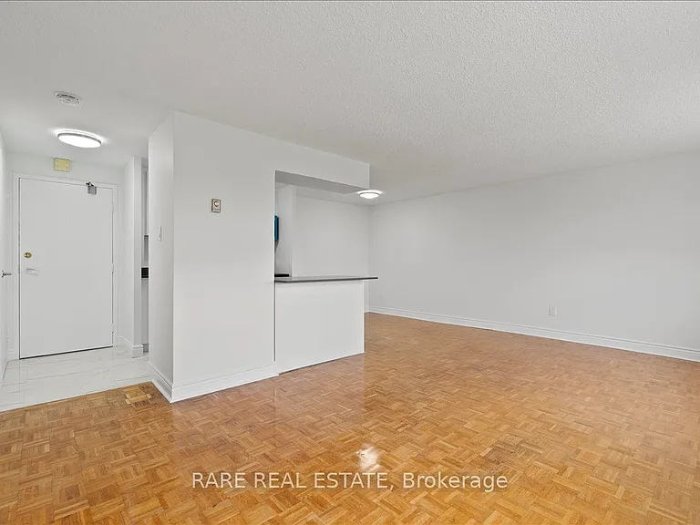 7555 Goreway Dr #139 — Photo 8