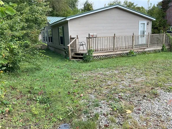 21 Cedar St, New London, OH 44851