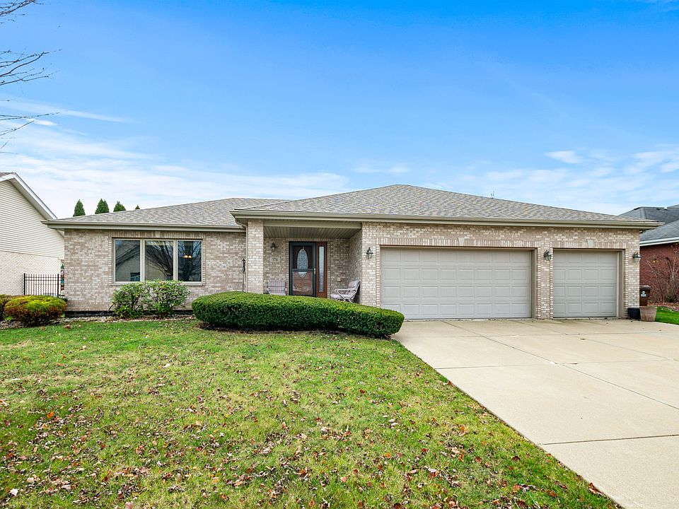 1st image of 374 Heartland Dr
