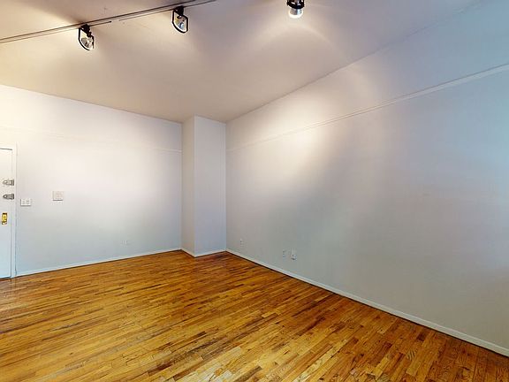 4th image of 268 W 21st St