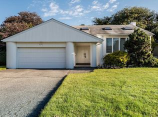 131 Roxton Rd, Plainview, NY 11803