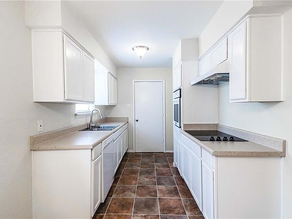 3rd image of 3008 Esters Ct