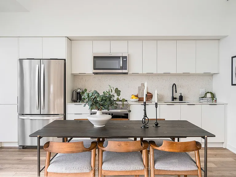 31 Huron St #Penthouse 610 — Photo 4