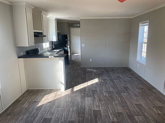 3rd image of 14 Mineral Park Ln