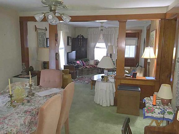 3rd image of 107 W Monument St