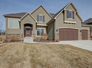 12112 W 164th St, Overland Park, KS 66062