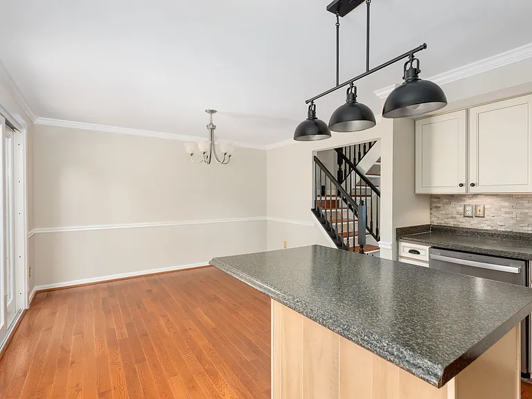 12894 Effingham Ct — Photo 12