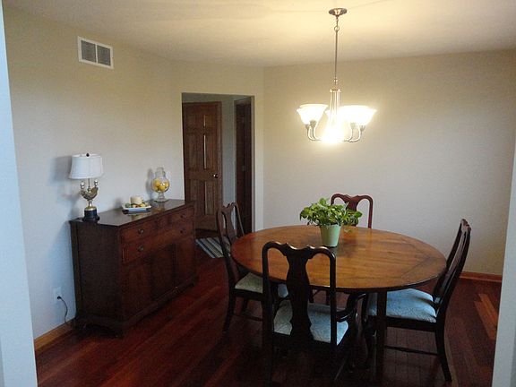 2nd image of 6158 Dorothy Ln