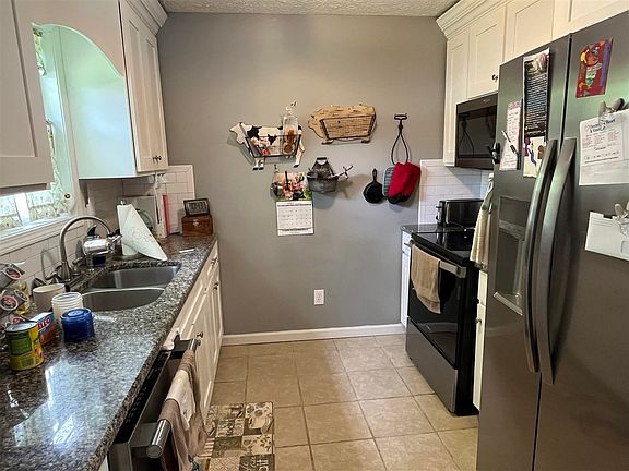 5th image of 1213 Derek Dr