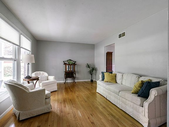 5th image of 17950 Tollview Dr