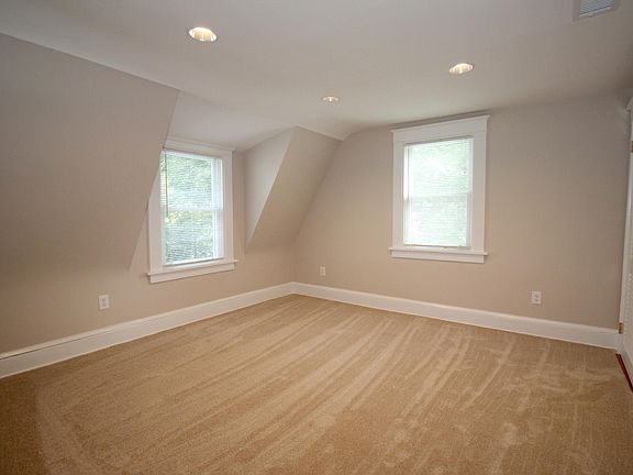 4th image of 12 Hudson Pl