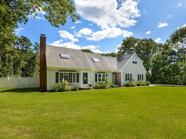 129 Chuckles Way, Marstons Mills, MA 02648