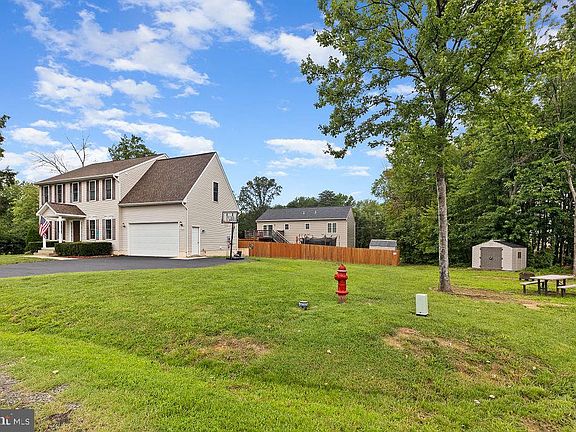 4th image of 932 Churchill Dr