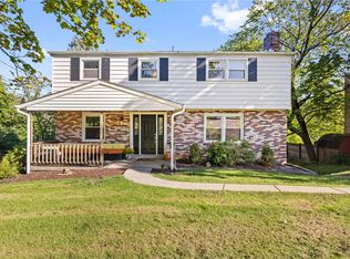 1767 Hassam Rd, Coraopolis, PA 15108